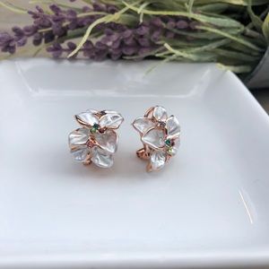 Vintage 18kgp pearl flower hoop earrings